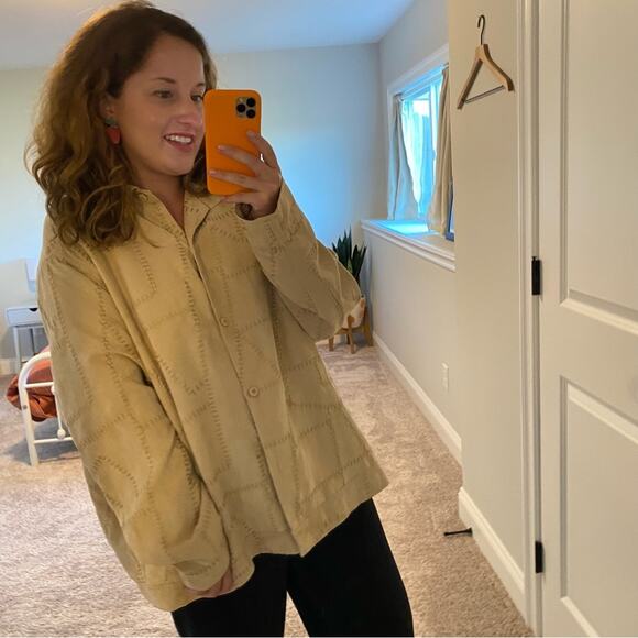 Vintage CJ Banks Tan Neutral Faux Suede Button Up Top 2X - Picture 2 of 10